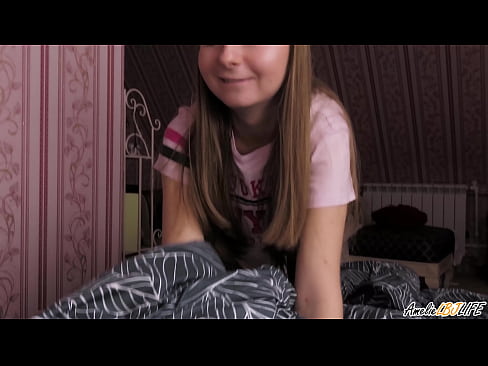 ❤️ Blondie xucla profundament la seva millor amiga i es fa semen a la boca ❤❌ Vídeo de sexe a nosaltres ☑
